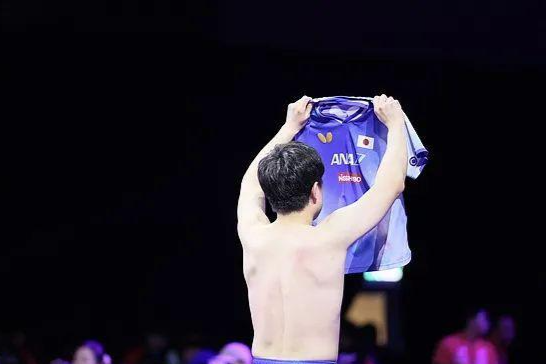 出现膝盖扭 出现膝盖扭