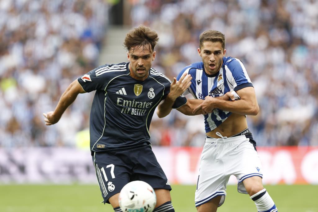 球迷对埃尔, 均被详细记